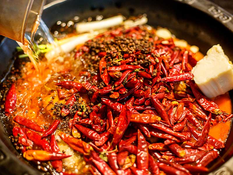 火锅底料生产过程中复合舱蒸汽发生器有哪些作用?(图2) 火锅底料生产过程中复合舱蒸汽发生器有哪些作用?(图2)