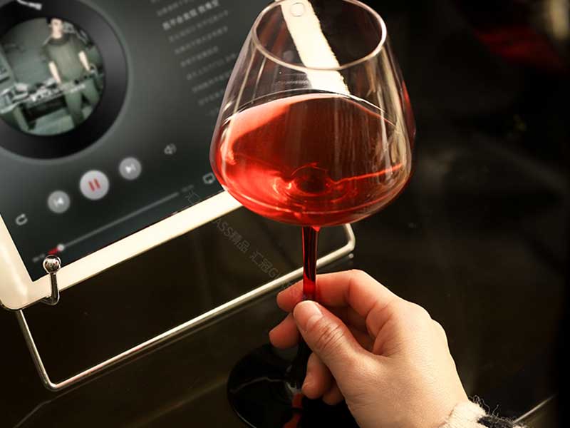 蒸馏过程中蒸汽发生器的作用(图1) 蒸馏过程中蒸汽发生器的作用(图1)