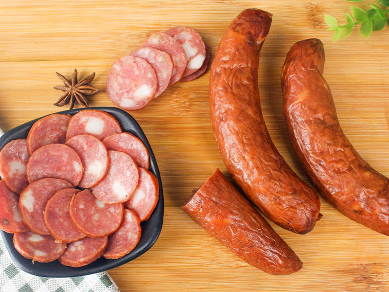 香肠生产揭秘,蒸汽发生器如何助力美味香肠的诞生?(图2) 香肠生产揭秘,蒸汽发生器如何助力美味香肠的诞生?(图2)