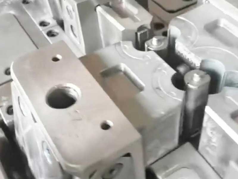 模具生产时复合舱蒸汽发生器有什么作用?(图2) 模具生产时复合舱蒸汽发生器有什么作用?(图2)